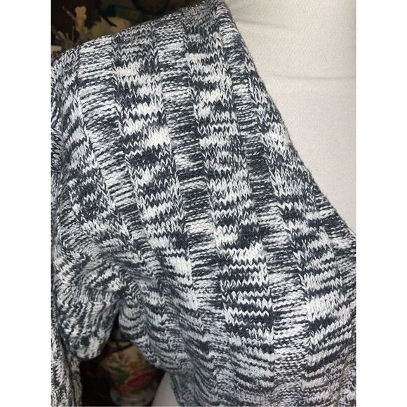 Forever 21 Women Blouse Bell Sleeve Smocked V Neckline Knit - Picture 7 of 7